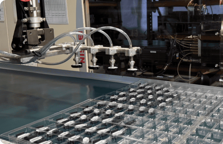 二色成形の様子